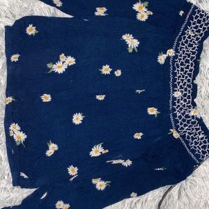 Off the shoulder cute shirt